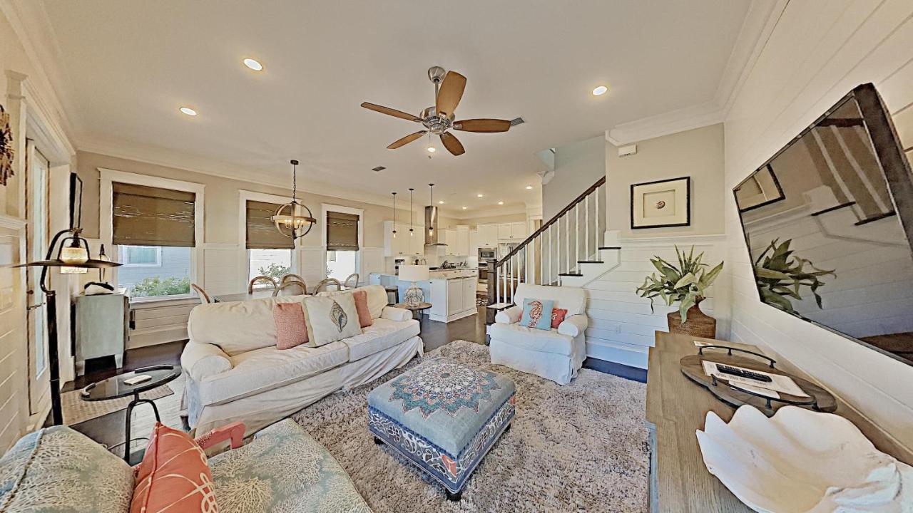 Blue Skies By Coastal Dreamin Holiday home