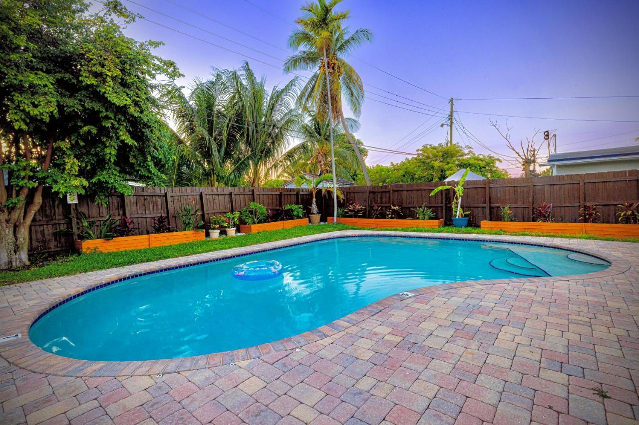 Villa Private Heated Pool Oasis Pet-friendly Retreat Short Or Long Sleeps 2-8 Ppl *
