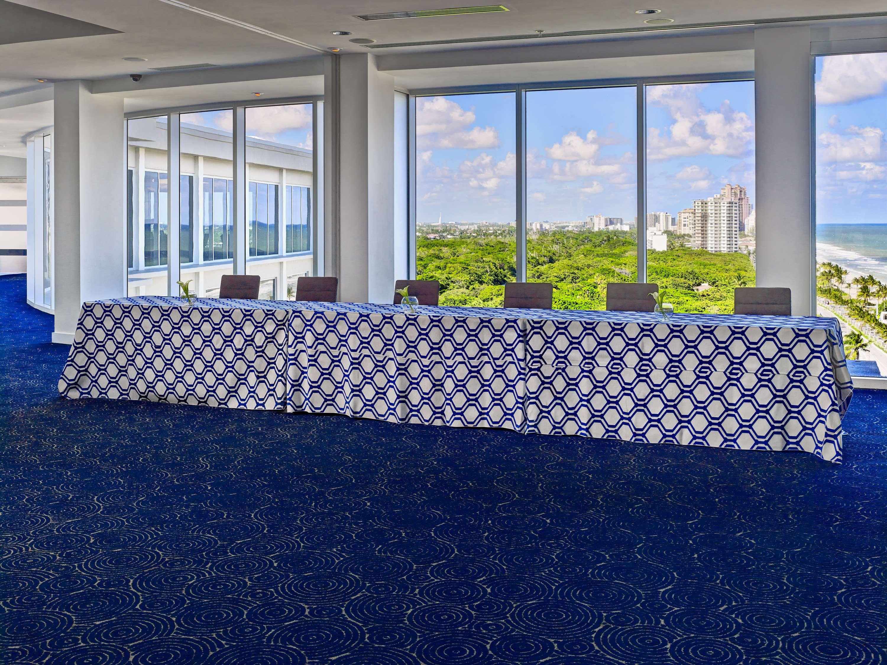 Sonesta Lauderdale Hotel