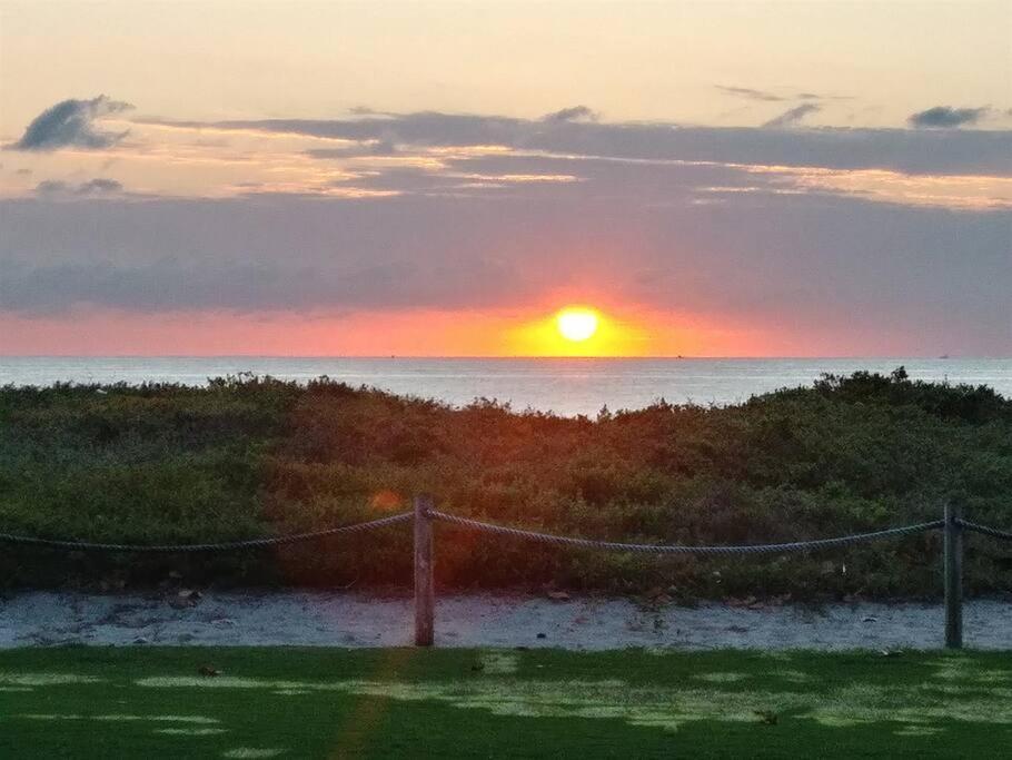 Beachway Per Ankh * Pompano Beach