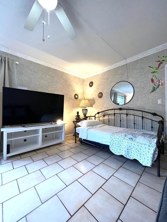 Great Location 2 Min Walk From The Beach Fort Lauderdale