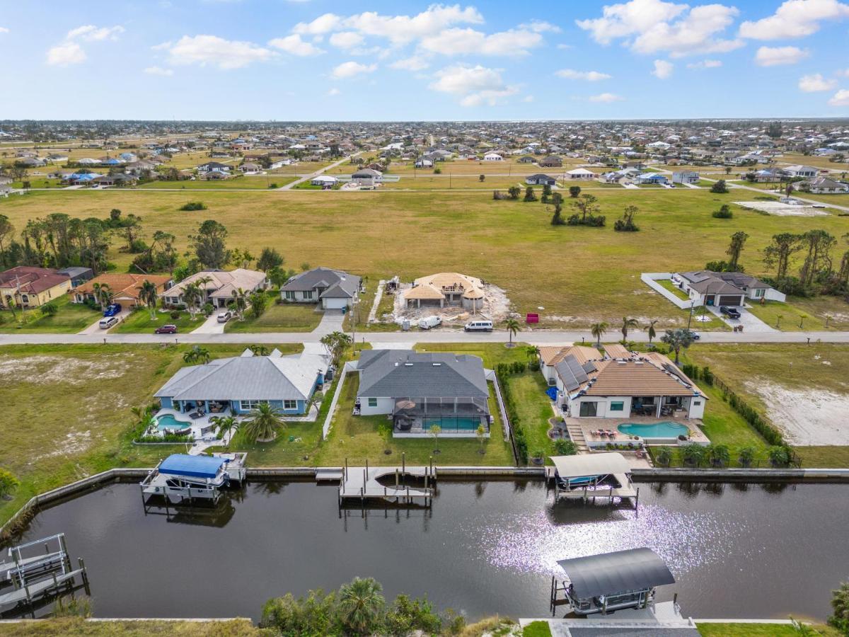 Heated Pool With King Bed - Gulf Access - Game * Cape Coral