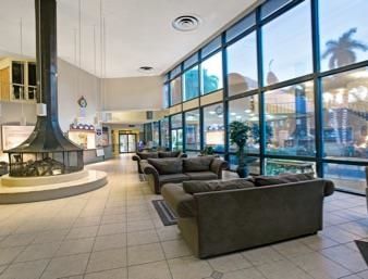 Knights Hallandale 2*