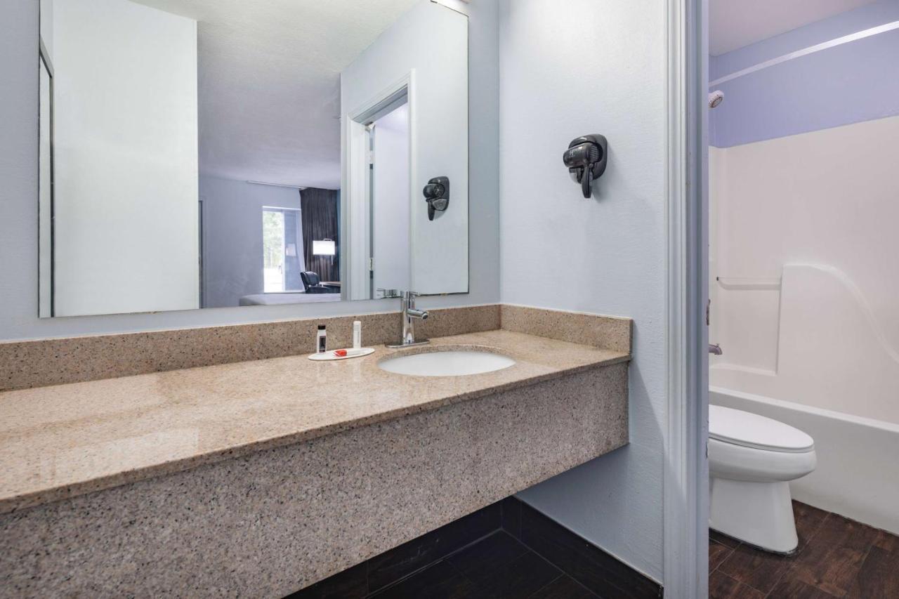 Days By Wyndham I-10 Motel 2*