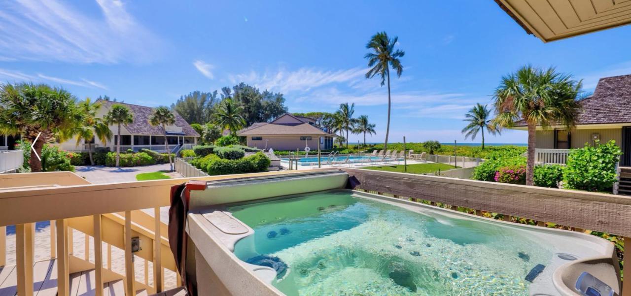 Beautiful Captiva W/hot Tub - On The Beach! Holiday home *