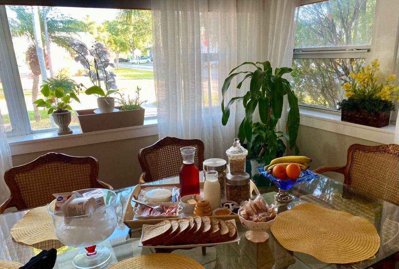 Olivia Guest Bed & Breakfast Hollywood