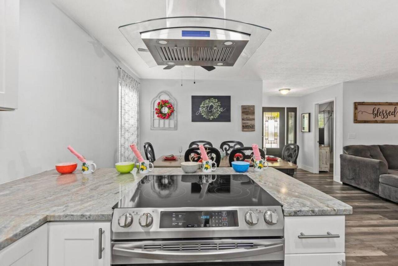 Seaside Serenity: Coastal Beach With Outdoor Living * Panama City Beach