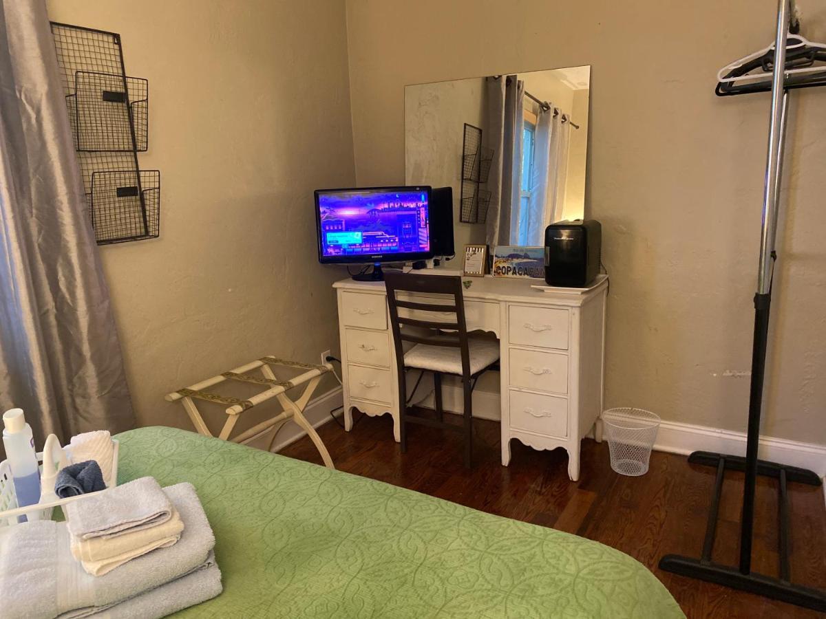 Olivia Guest Bed & Breakfast Hollywood