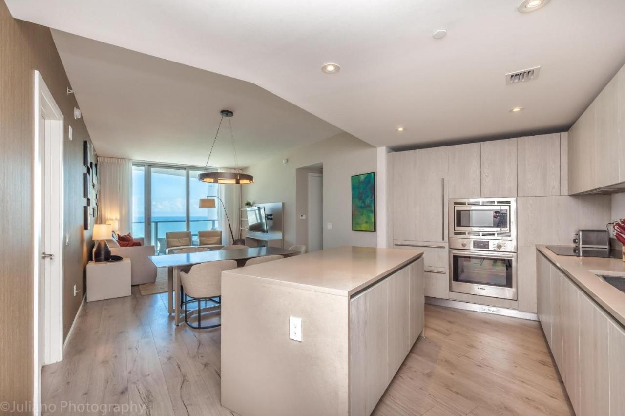Apartment 2 Bedroom On 17th Floor On The *