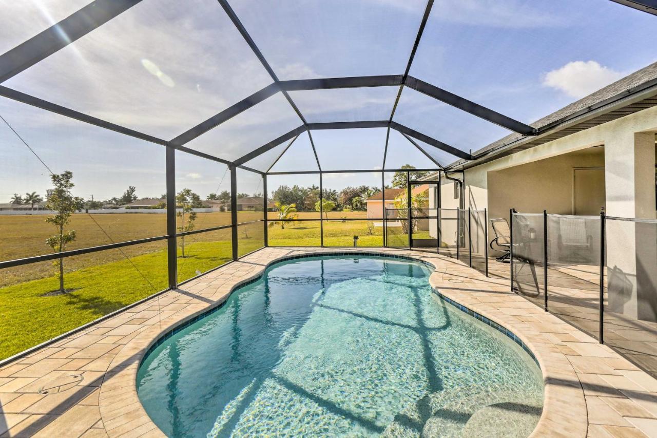 House With Private Screened Pool! *