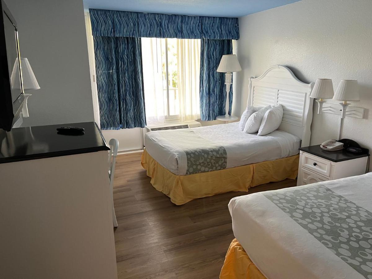 Seralago & Main Gate East Hotel 3*