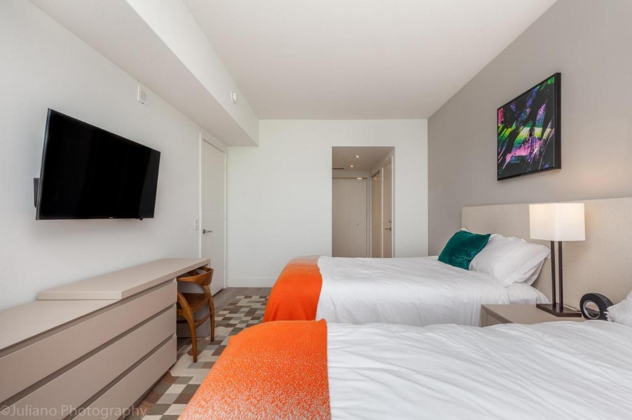 2 Bedroom On 17th Floor On The Apartment *