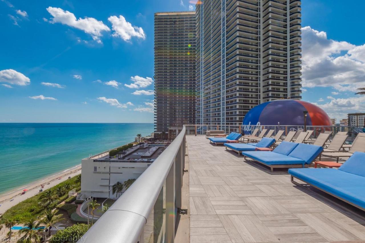 Apartment 2 Bedroom On 17th Floor On The *
