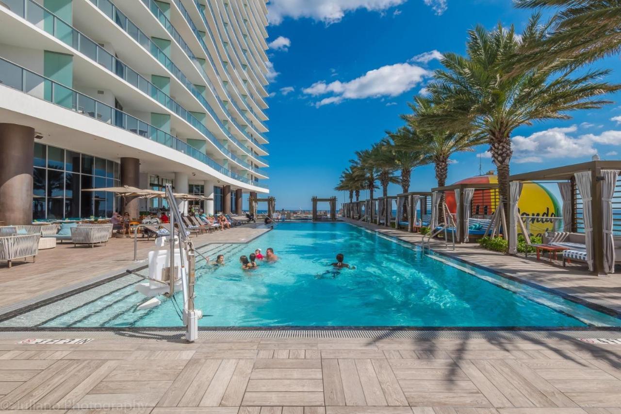 2 Bedroom On 17th Floor On The