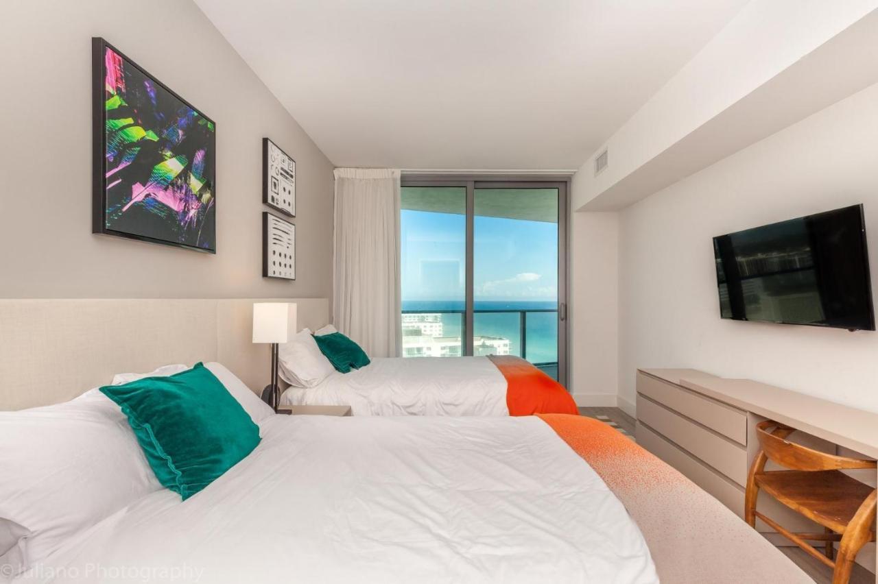 2 Bedroom On 17th Floor On The Apartment Hallandale Beach