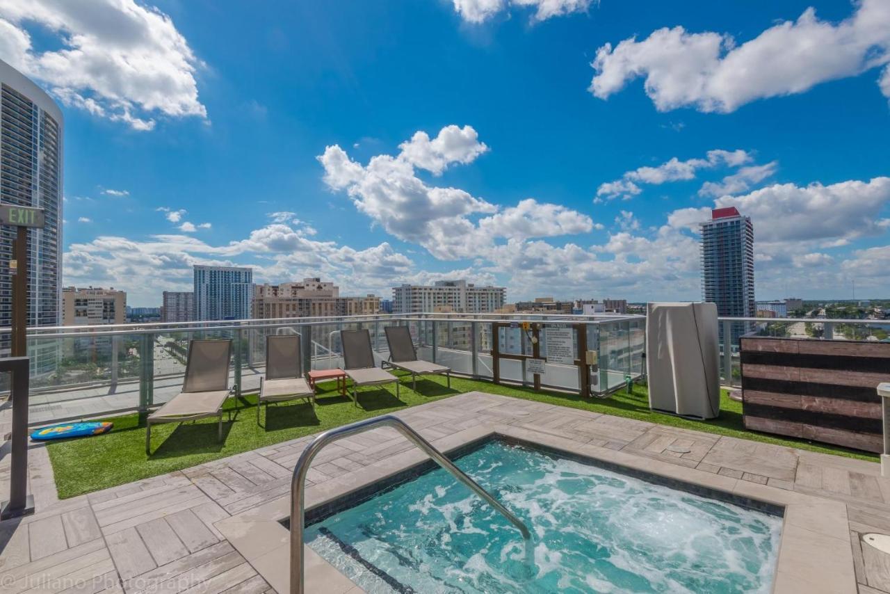 Apartment 2 Bedroom On 17th Floor On The