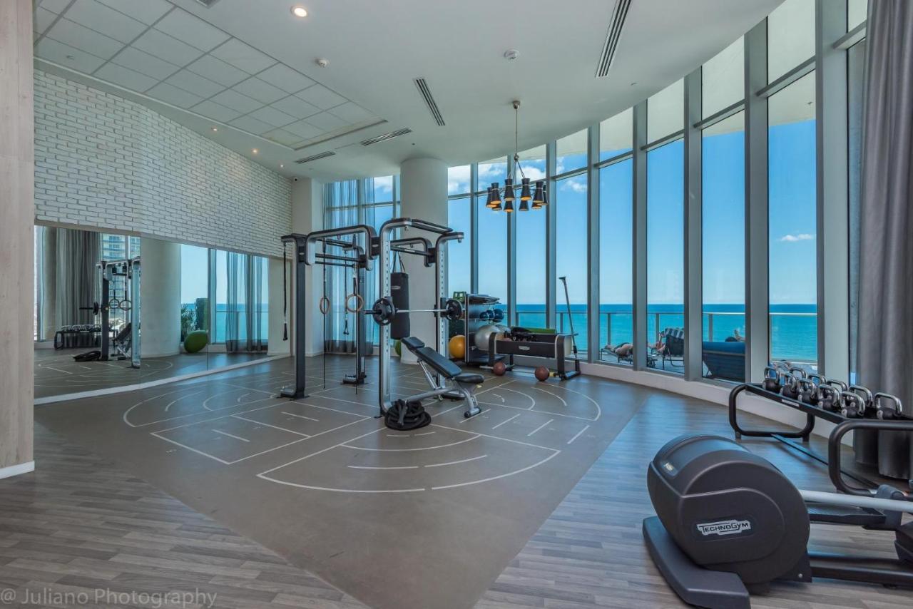2 Bedroom On 17th Floor On The Hallandale Beach