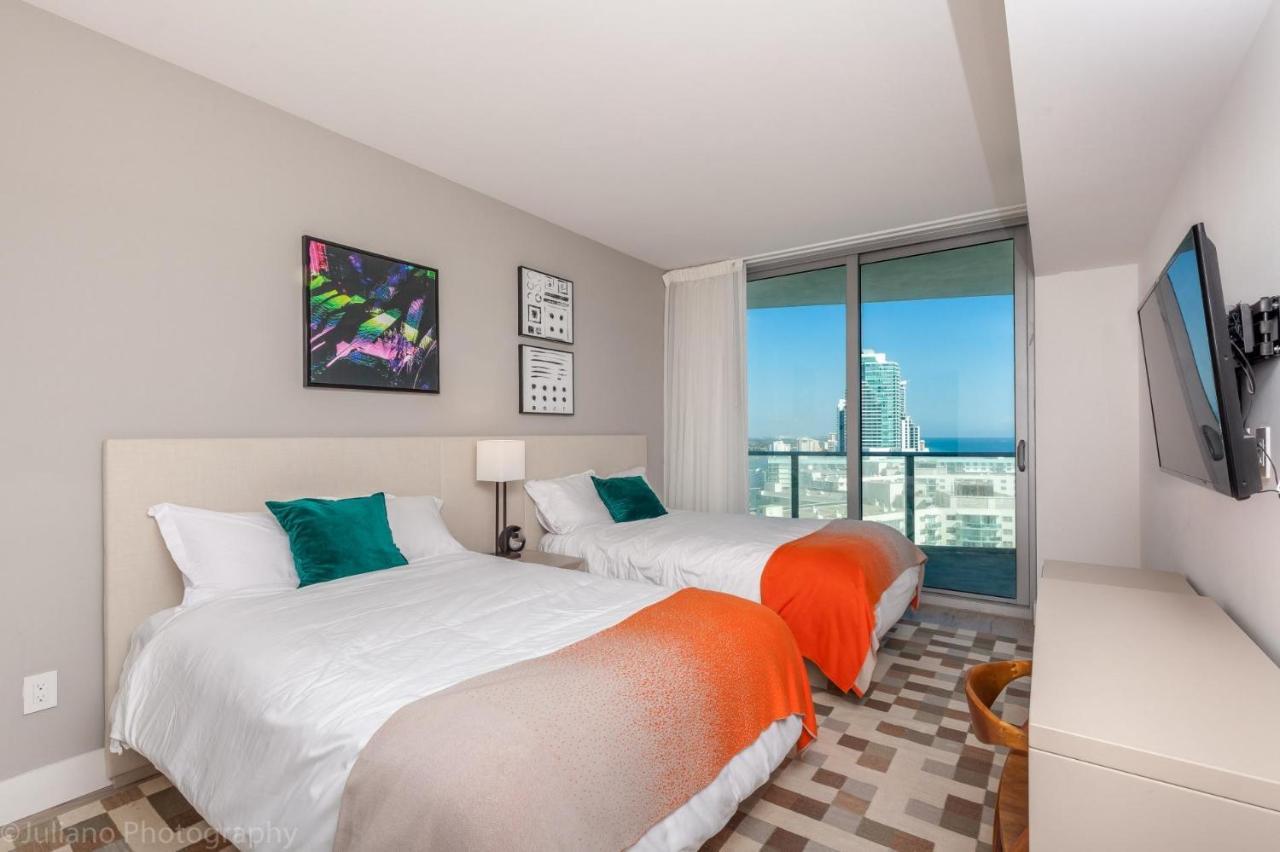 2 Bedroom On 17th Floor On The Apartment Hallandale Beach