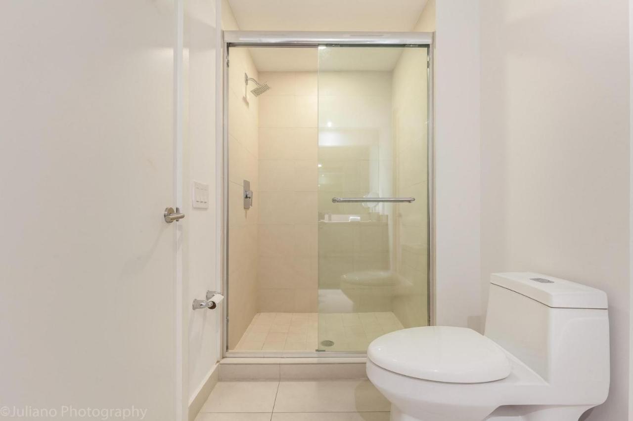2 Bedroom On 17th Floor On The Apartment *