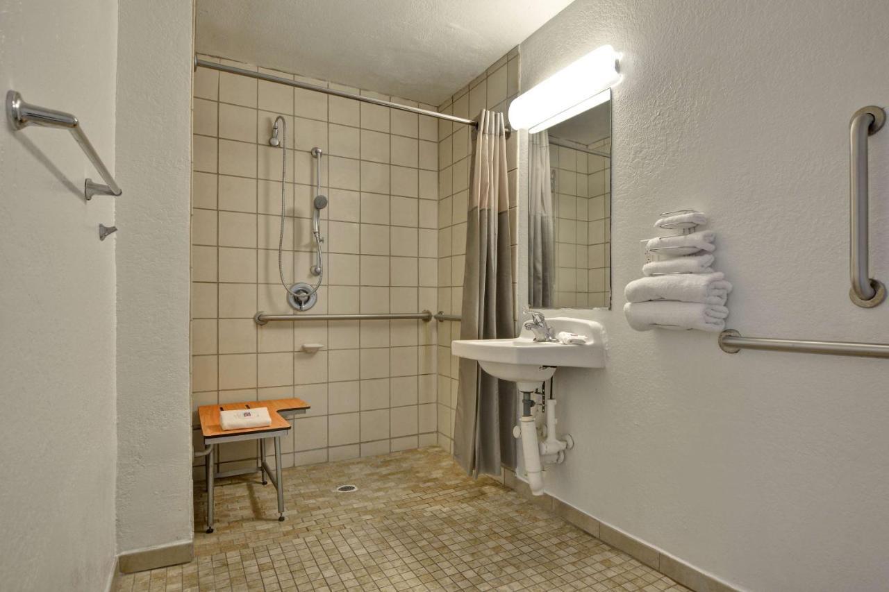 6 Dania Hotel Dania Beach