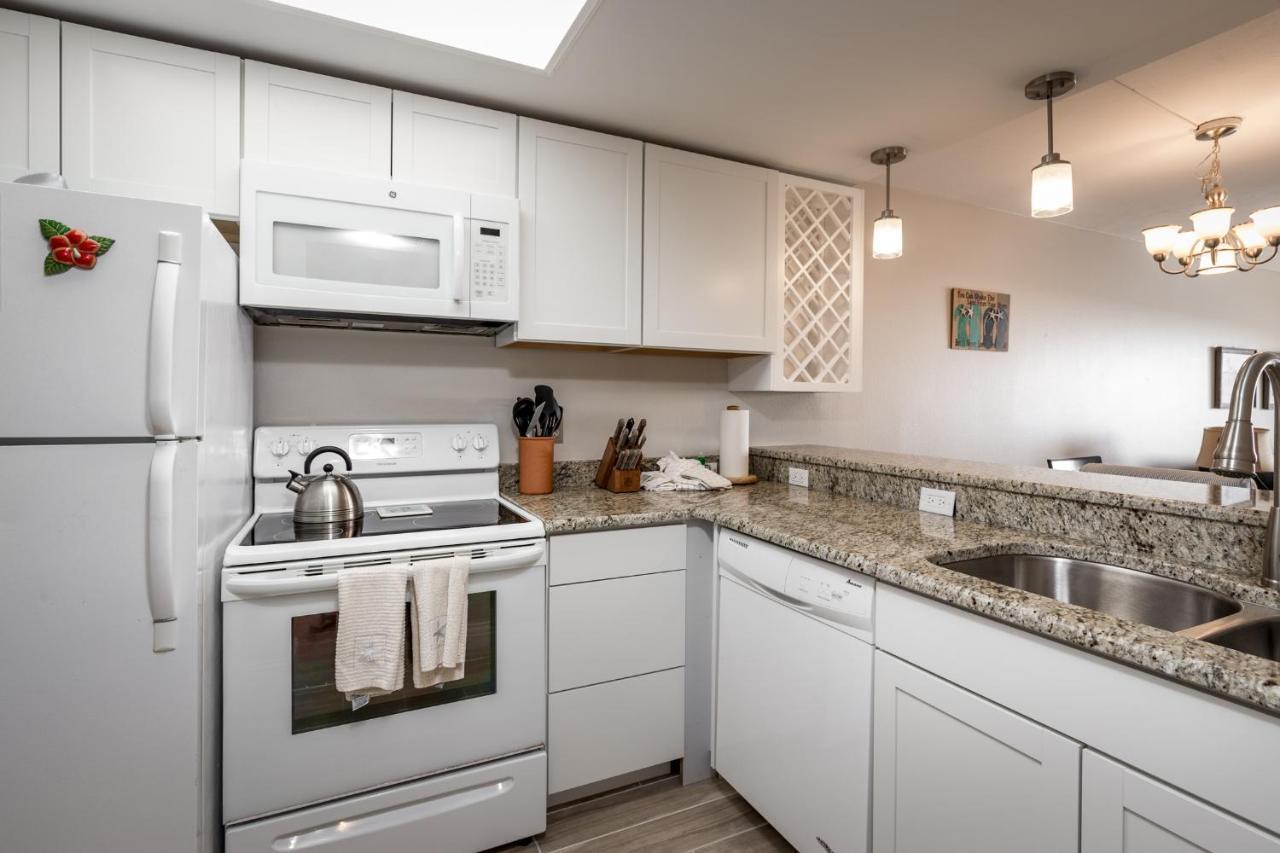 Apartment Castle 105, Gulf Front, 2 Bedrooms, , Elevator, Sleeps 6, Heated Pool