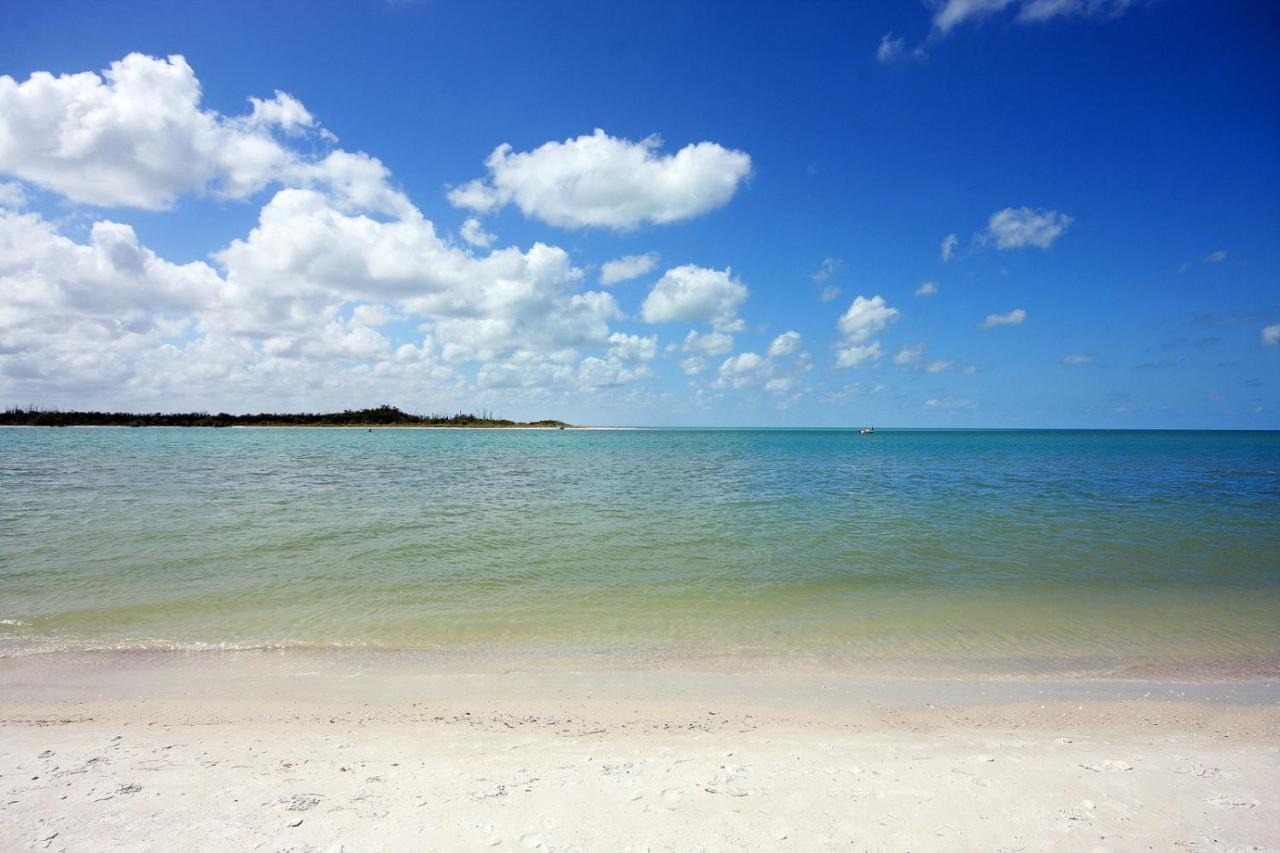 Castle 105, Gulf Front, 2 Bedrooms, , Elevator, Sleeps 6, Heated Pool