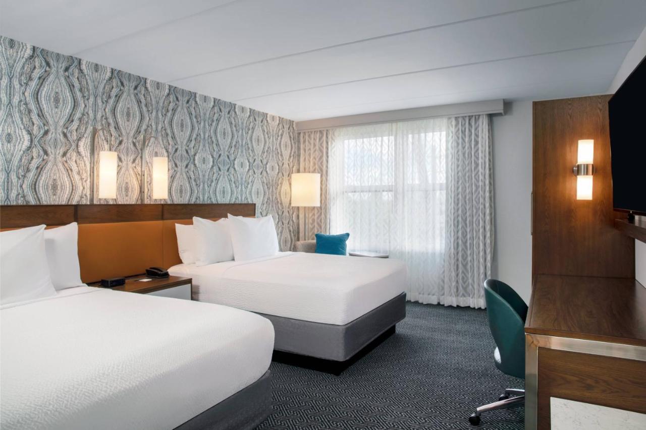 Courtyard By Marriott Miami Mall Hotel