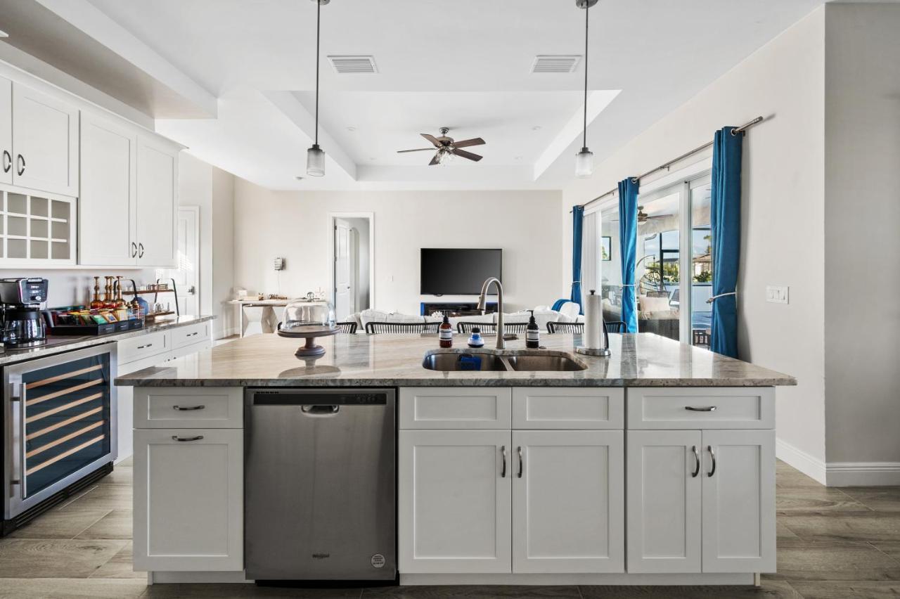 Heated Pool With King Bed - Gulf Access - Game Holiday home Cape Coral
