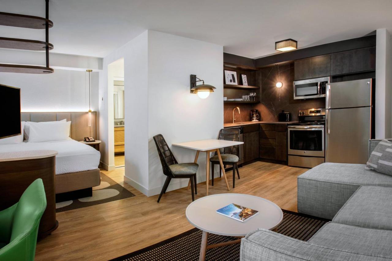 By Marriott Miami Mall Aventura