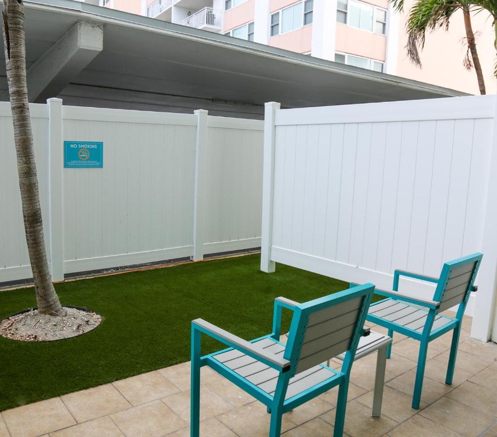 Winter The Dolphin's Club, Ascend Collection Clearwater Beach