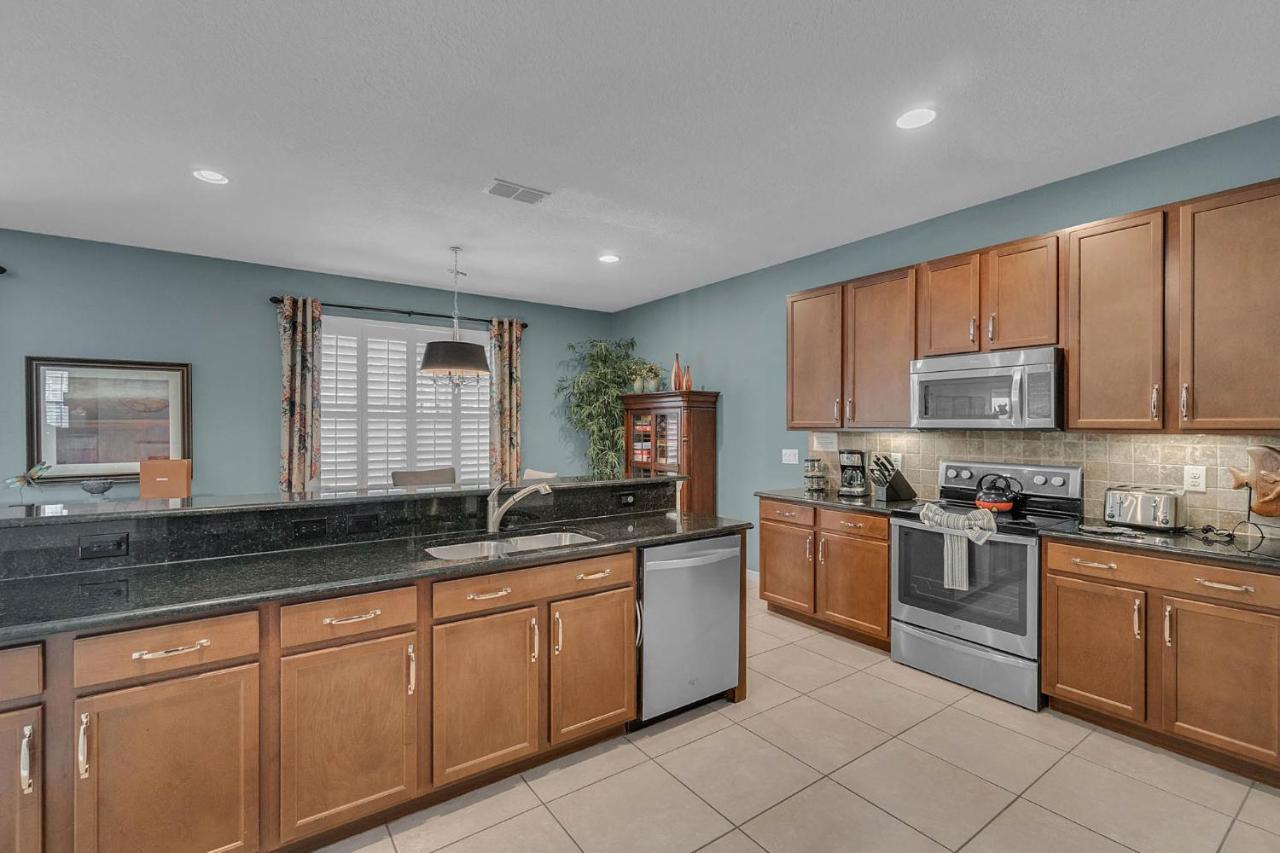 Gorgeous Custom 6bd Hm Loaded With Amenities Themed Rooms, Private Pool