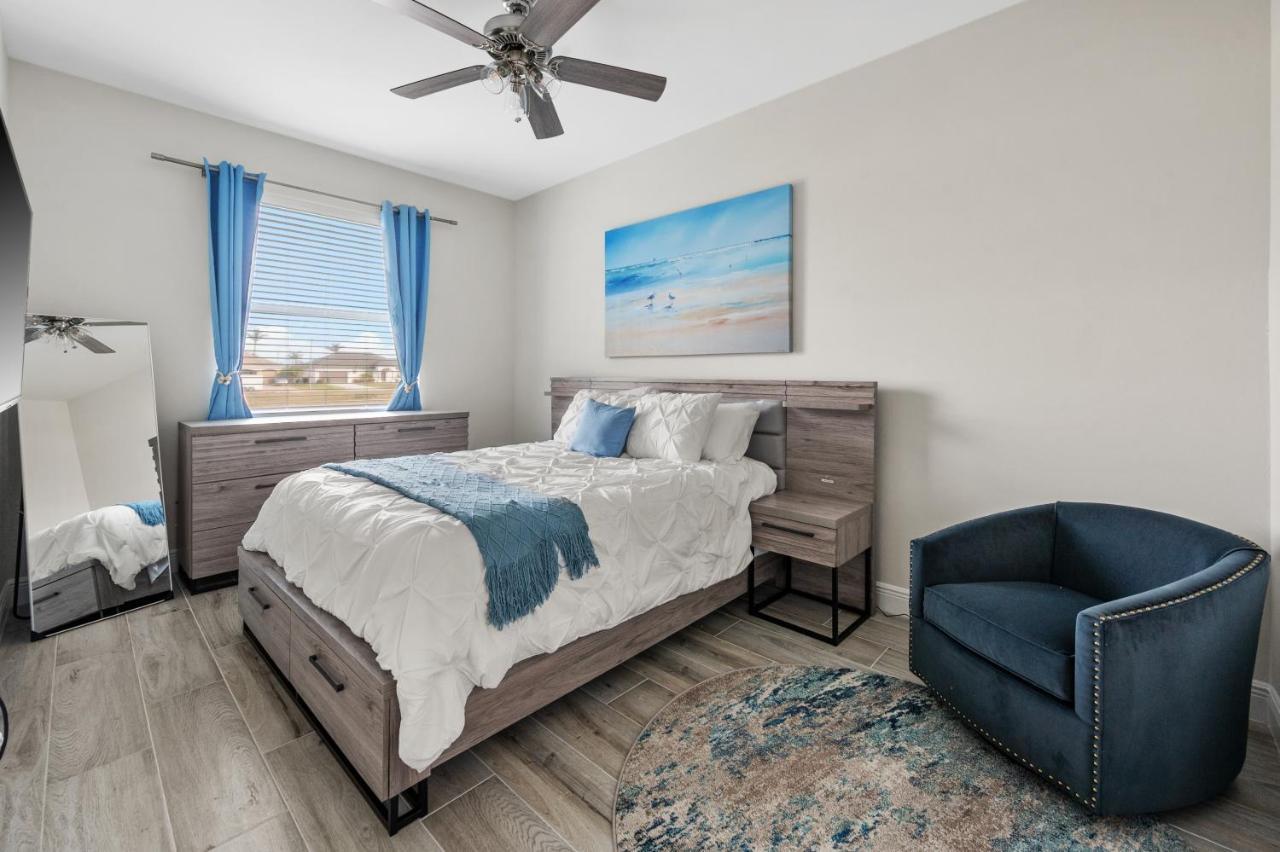 Heated Pool With King Bed - Gulf Access - Game