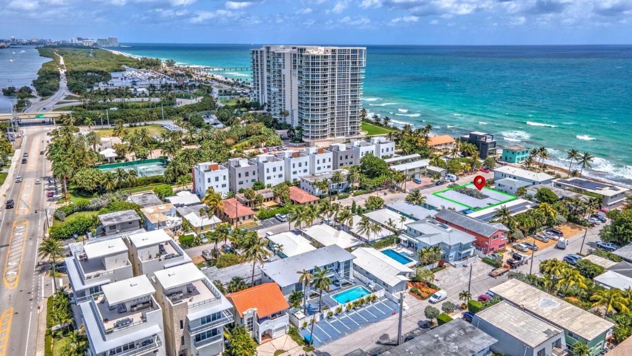 Apartment Boardwalk Christmas Retreat Art Dania Beach