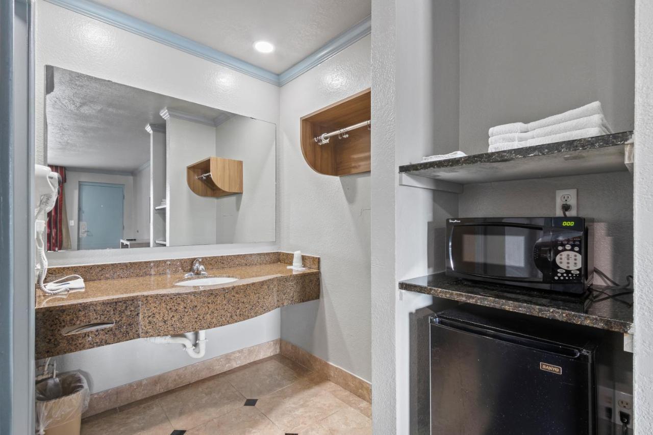 Regency Near Boardwalk & Hurlburt Field 2* Fort Walton Beach