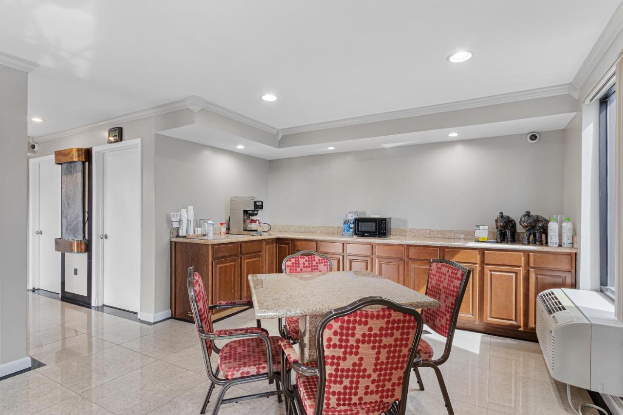 Motel Regency Near Boardwalk & Hurlburt Field 2*