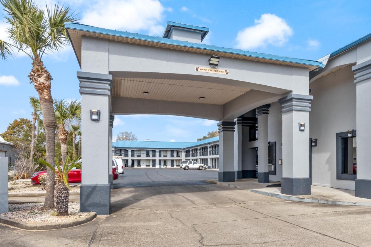 Regency Near Boardwalk & Hurlburt Field Motel