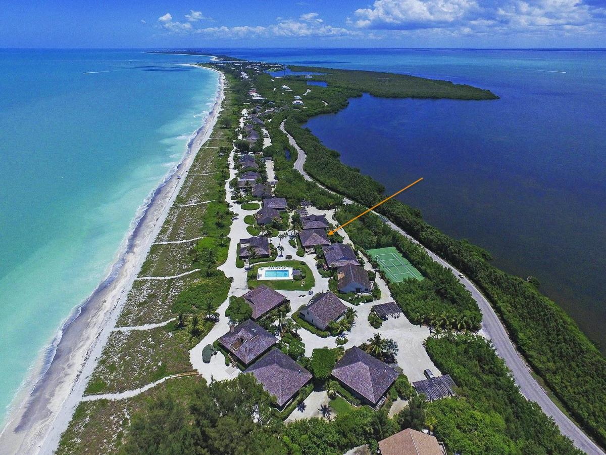 Holiday home Beautiful Captiva W/hot Tub - On The Beach!