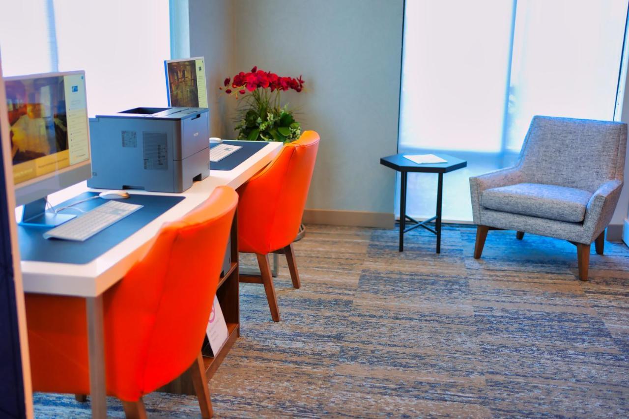 Express & Tampa-oldsmar By Ihg 2* Oldsmar