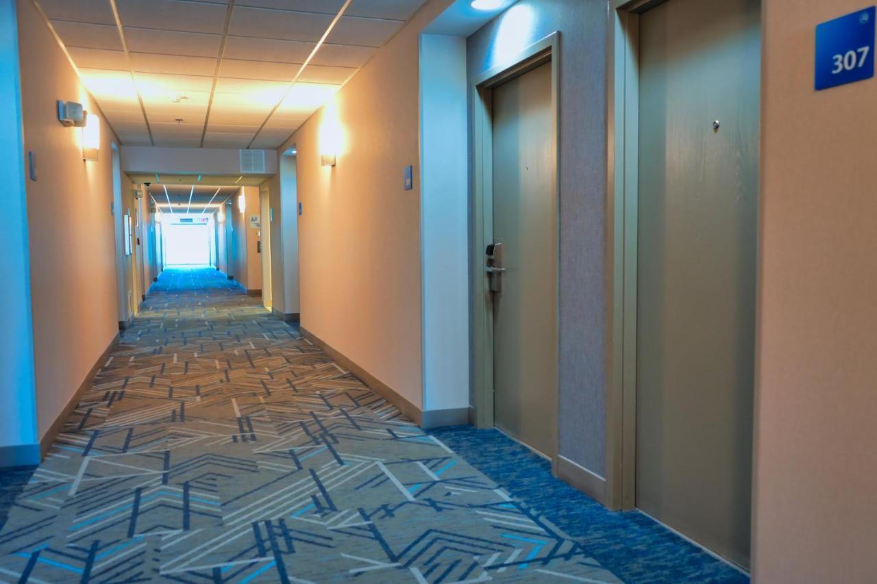 Hotel Express & Tampa-oldsmar By Ihg 2*