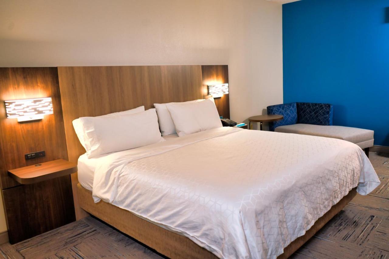 Express & Tampa-oldsmar By Ihg Oldsmar