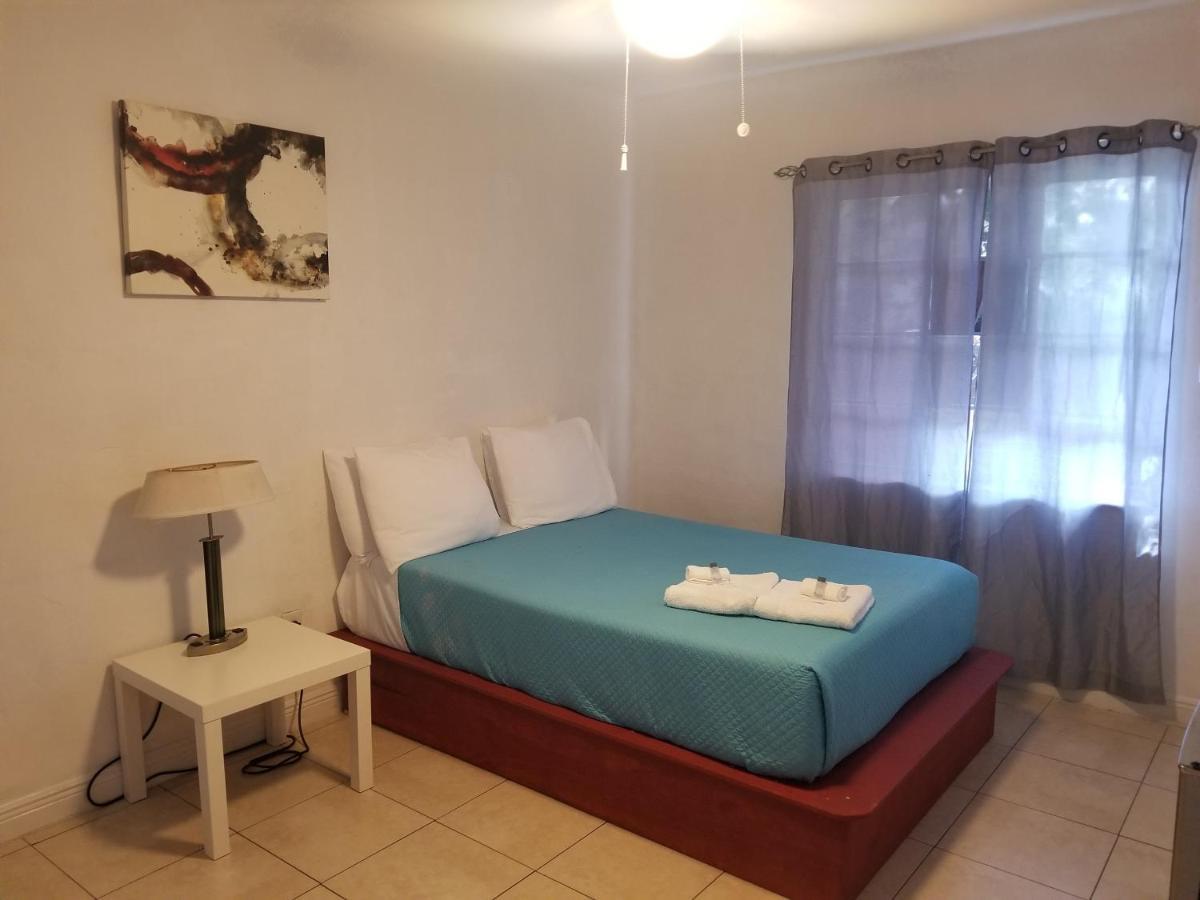 Dania Inn