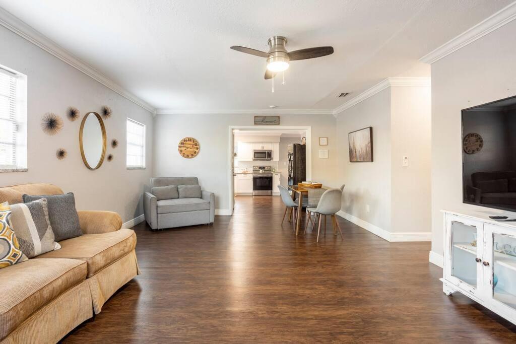 Entirehouse W/bush Garden View_private Heated Pool Tampa