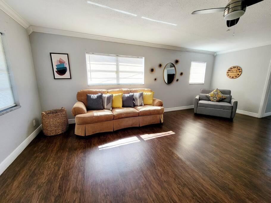 Entirehouse W/bush Garden View_private Heated Pool *