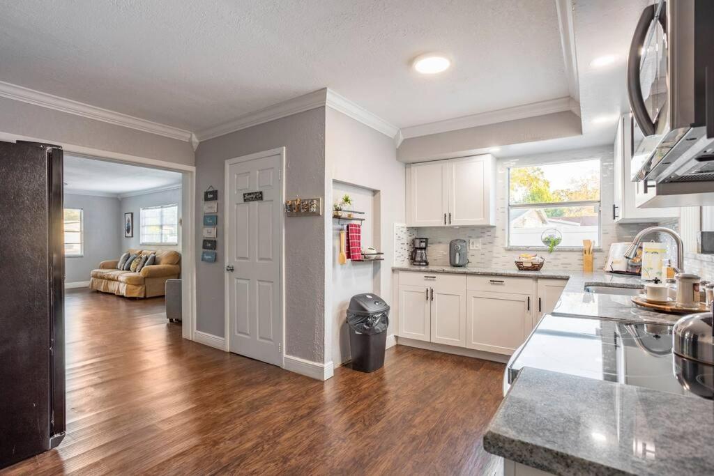 Entirehouse W/bush Garden View_private Heated Pool *