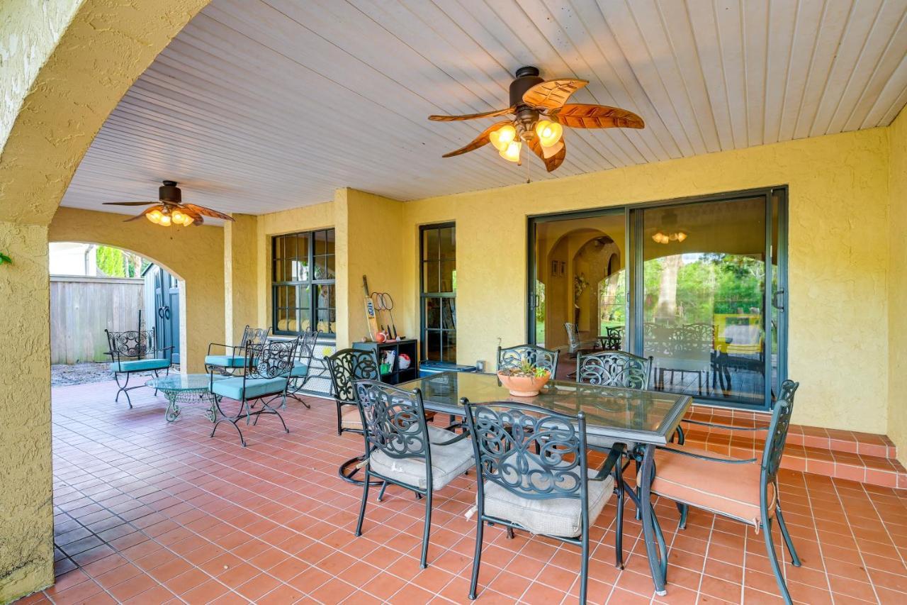 Spacious Vacation With Pool And Dock