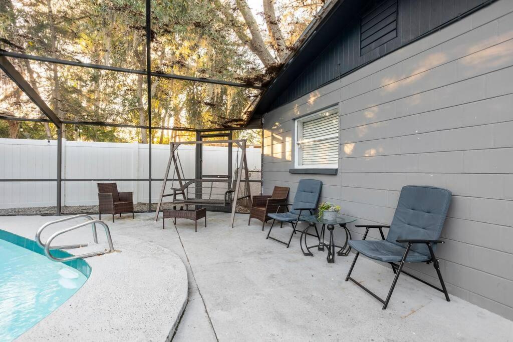 Entirehouse W/bush Garden View_private Heated Pool Holiday home *