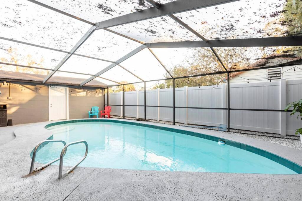 Entirehouse W/bush Garden View_private Heated Pool Holiday home