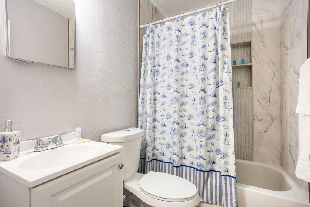 Holiday home Entirehouse W/bush Garden View_private Heated Pool Tampa