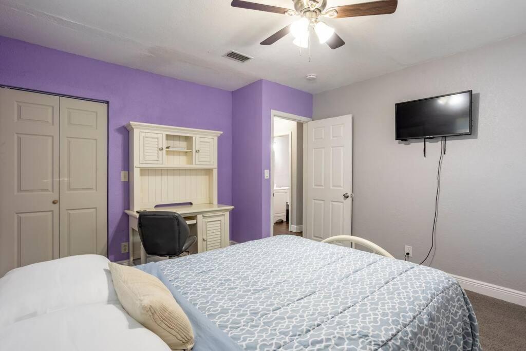 Entirehouse W/bush Garden View_private Heated Pool Holiday home *