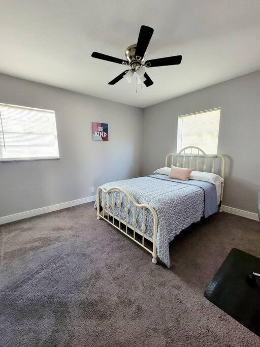 Holiday home Entirehouse W/bush Garden View_private Heated Pool *